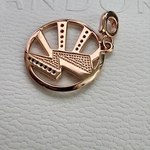 Pandora ME Light Me Up Medallion - Picture 7 of 9